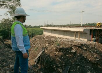 Ministerio de Comunicaciones supervisa construcción de puentes en Guanagazapa, Escuintla