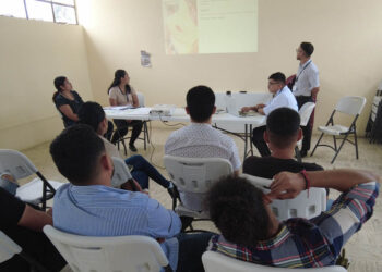 Estudiantes de agronomía conocen importancia de la cartografía en su profesión