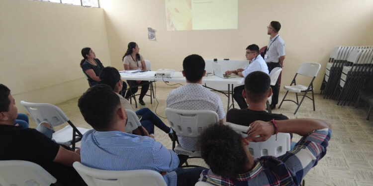 Estudiantes de agronomía conocen importancia de la cartografía en su profesión