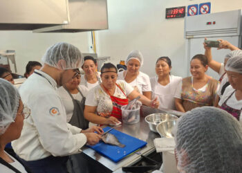 Extensionistas de Hogar Rural capacitados en preparación de platillos con Tilapia