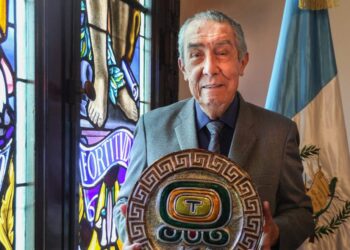 El maestro Ernesto Boesche Rizo es el primer guatemalteco galardonado con el Premio Internacional Leonardo Da Vinci