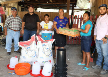 Proyecto Avícola beneficia a 2400 pobladores en la Zona de Adyacencia