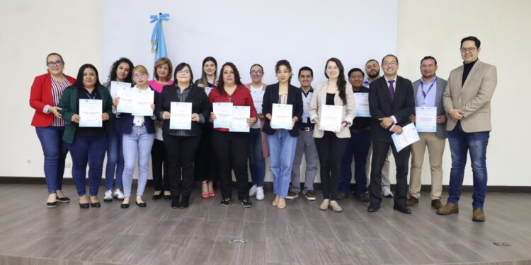 Trabajadores del CIV se certifican por el Instituto Nacional de Administración Pública