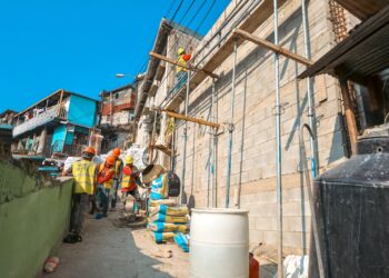 Supervisan construcción de muros de contención en beneficio de más de 250 familias en el asentamiento María Teresa Caballeros