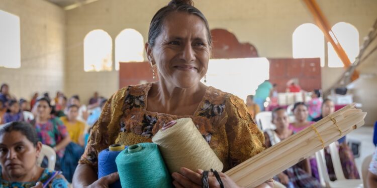 Tejidos ancestrales florecen en Sepur Zarco gracias a iniciativa del Ministerio de Cultura y Deportes