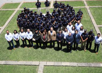 Agentes se especializan en seguridad turística