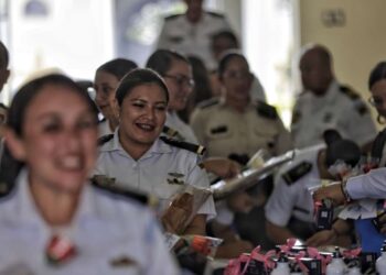 Reconocen a las guatemaltecas que destacan en el sector marítimo