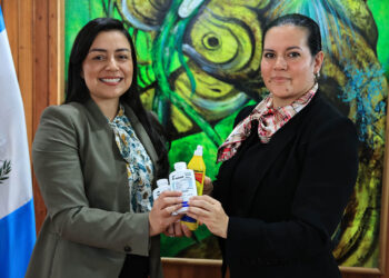 Departamento de Agricultura de los Estados Unidos contribuye a combatir el Gusano Barrenador del Ganado