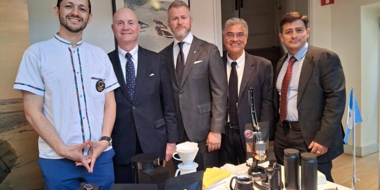 Misión Diplomática participa en evento de promoción de café y ron guatemalteco en Suecia