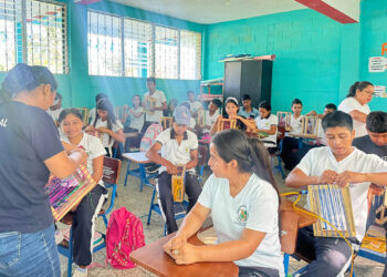 Estudiantes de El Poxté capacitados para desarrollar emprendimientos locales