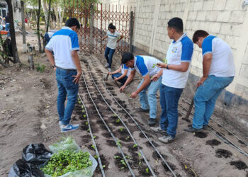 Estudiantes de Guastatoya aprenden a cultivar alimentos
