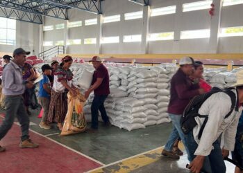 Familias de Cubulco reciben asistencia alimentaria
