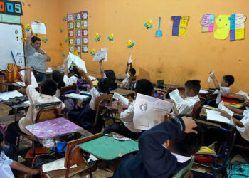 Niños de San Pedro Las Huertas aprenden de bienestar animal y tenencia responsable