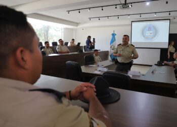 Personal de PROVIAL se capacita en temas de Derechos Humanos con apoyo del MINDEF