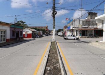 Carreteras asfaltadas en Melchor de Mencos benefician a más de 530 mil personas