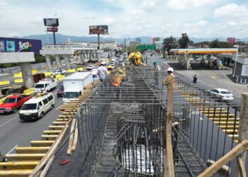 Fundición de vigas avanza en paso a desnivel de la Roosevelt