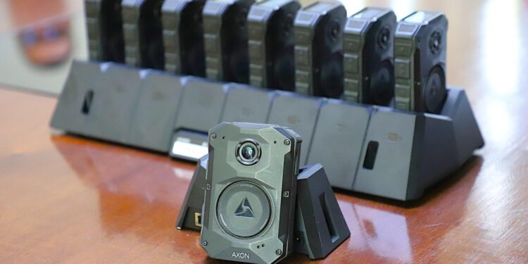 PROVIAL implementa colocación de cámaras corporales en sus brigadas