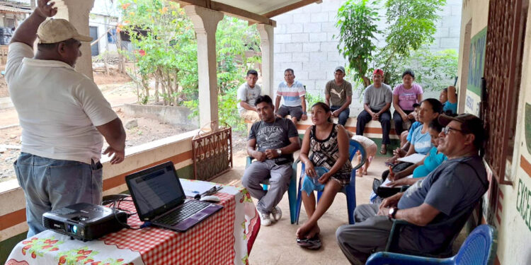 Productores de la Costa Sur fortalecen capacidades para competir en nuevos mercados