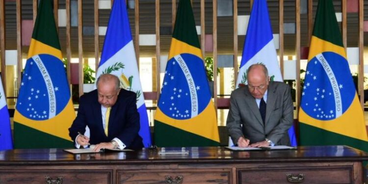 Visita Oficial del Canciller Carlos Ramiro Martínez abre nuevas rutas de cooperación con Brasil