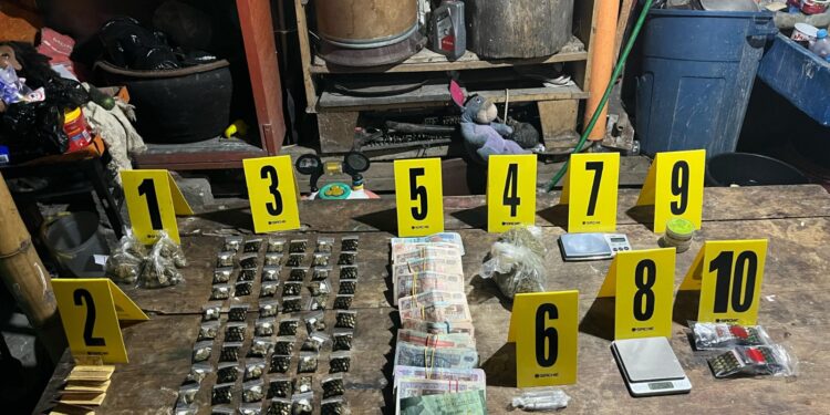 Desarticulan red de narcomenudeo e incautan más de Q80 mil en allanamientos