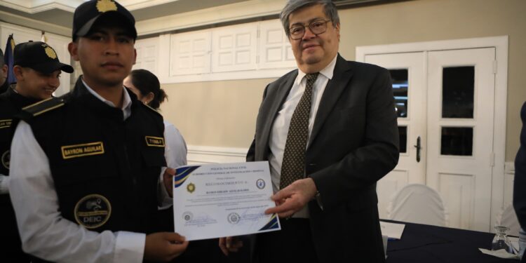 Ministro Jiménez: “una policía más profesional, es una Guatemala más segura”