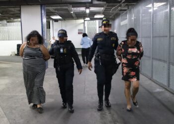 Capturadas pretendían ingresar Q50 mil a centro penitenciario