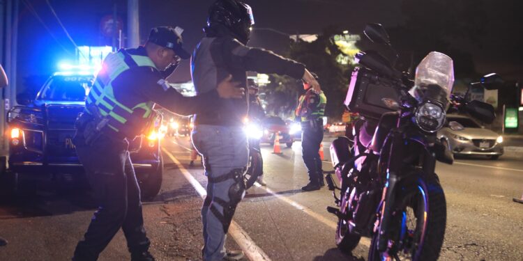 Tránsito PNC ejecuta operativos para contrarrestar carreras clandestinas