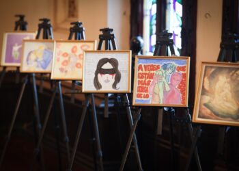 Jóvenes artistas ilustran su visión sobre el abordaje del acoso