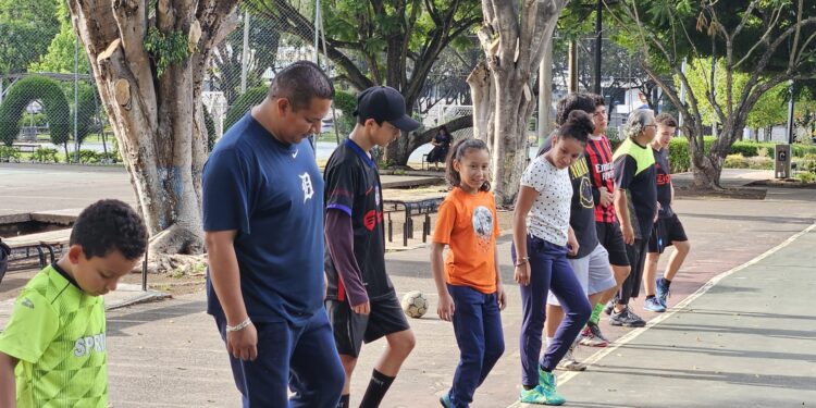 Celebración del Día del Padre con el “Crossbar Challenge” en Campo Marte