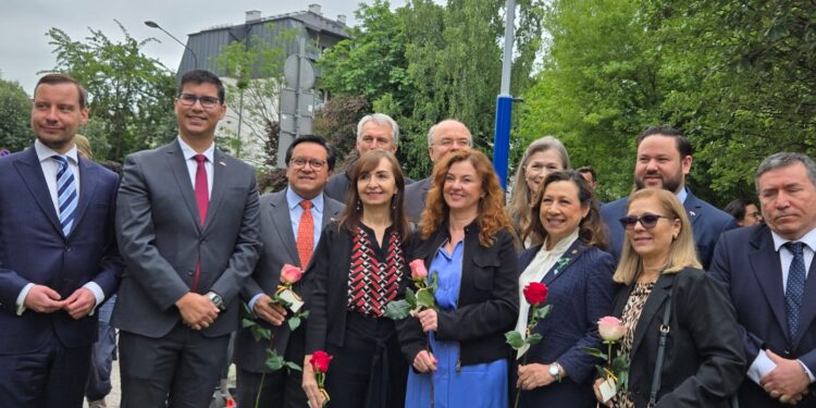 Misión Diplomática promueve en Polonia la riqueza cultural y gastronómica de Guatemala