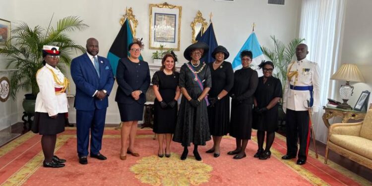 Embajadora guatemalteca presenta cartas credenciales ante el Gobierno de la Mancomunidad de las Bahamas