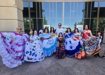 Consulado acompaña a la comunidad guatemalteca en el Desfile de las Naciones en Denver, EE. UU.