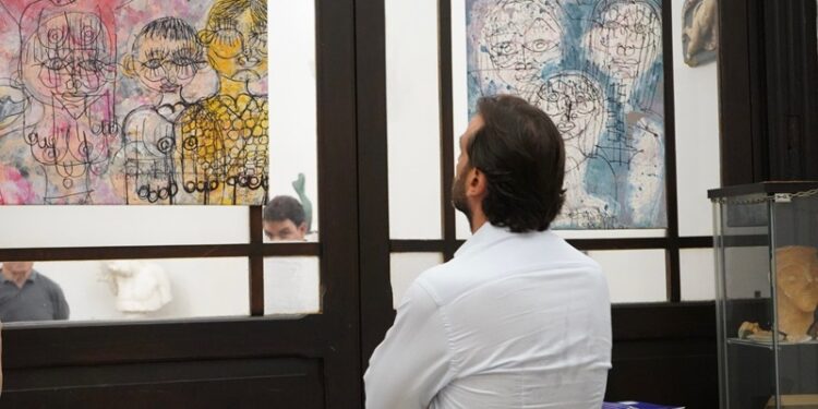 Embajada y curadora organizan exposición del artista guatemalteco Sebastián López Durán en la Diócesis de Roma