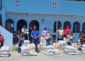 En Jalapa distribuyen alimentos a familias de niños con desnutrición aguda