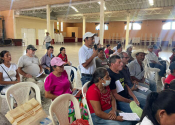 Fortalecen capacidades para cultivar variedad de rosa de Jamaica