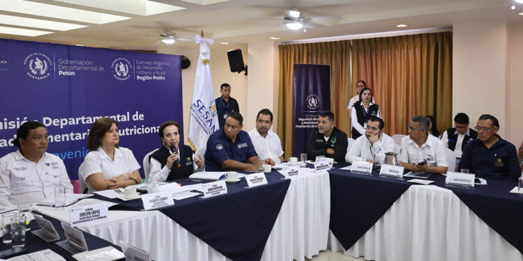 Fortalecen combate a la desnutrición en Petén