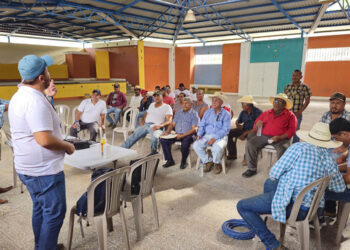 Ganaderos de El Progreso aprende a combatir el gusano barrenador