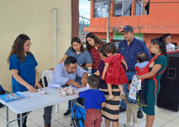Huertos familiares también cultivan salud y bienestar