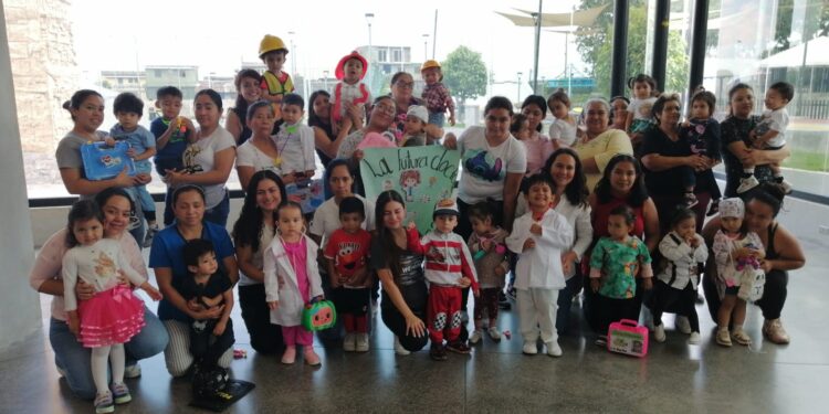 Instituciones fortalecen lazos familiares en el Parque de la Paz, Zona 21