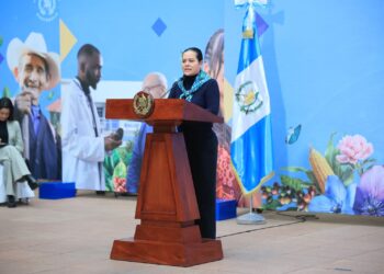 Ministra Rivera anuncia avance en la entrega del Crédito Tob’anik y una alerta por lluvias