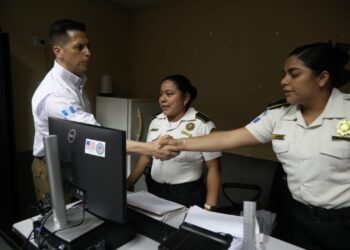 Viceministro de Seguridad supervisa la Comisaría 12 de Llano Largo, junto a autoridades de la PNC