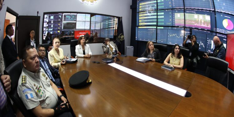 Presidenta en Funciones supervisa estrategias de seguridad y combate a la criminalidad