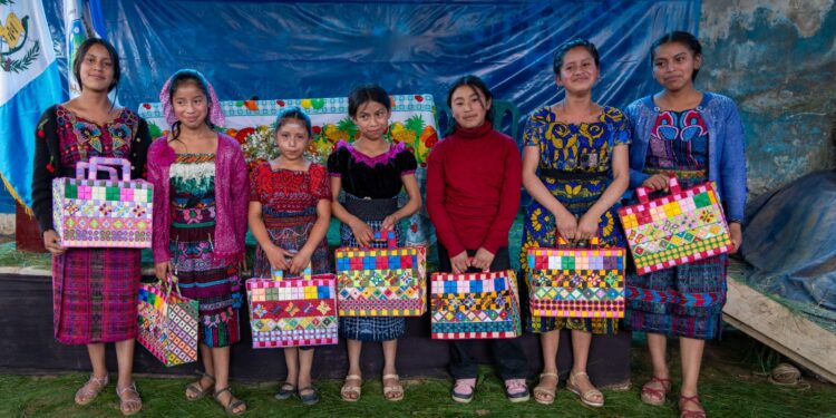 Bordando identidad y futuro en Tzanixnam