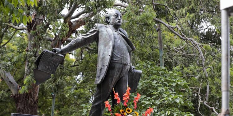 El día de Miguel Ángel Asturias, gloria de las letras nacionales