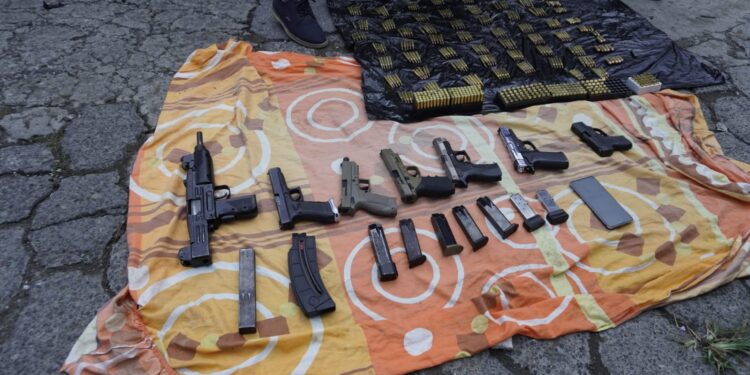 Golpe al crimen: arrestan a peligrosos pandilleros e incautan armamento en operativos policiales