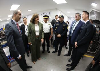 Gobierno reafirma su compromiso con la profesionalización de la Policía Nacional Civil mediante supervisión en la Academia