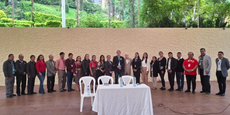 Conversatorio literario en honor a Miguel Ángel Asturias reúne a 200 estudiantes en La Antigua Guatemala