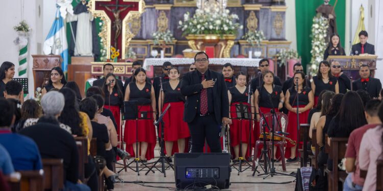 El arte nos une: las Verapaces vibran con cuerdas, voces y emociones