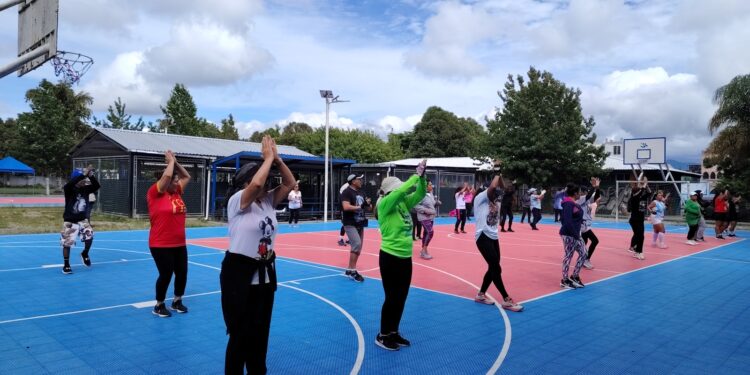 Resistencia física con personajes caricaturescos