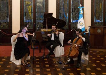 El Trío Felicitá ofrece el concierto “Dumky”